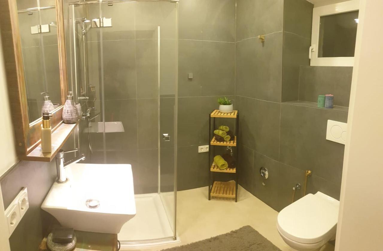 Apartment Mit Schoener, Moderner Einrichtung Kolín nad Rýnem Exteriér fotografie