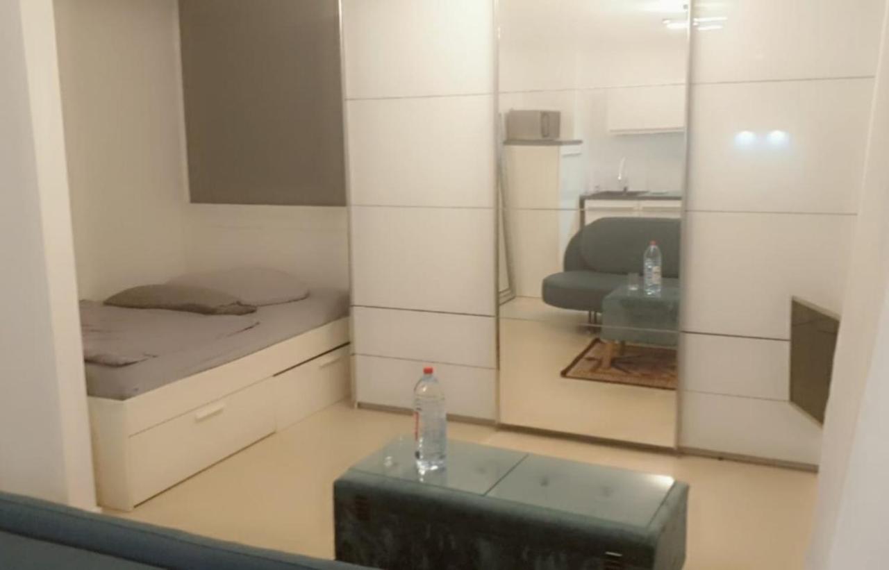 Apartment Mit Schoener, Moderner Einrichtung Kolín nad Rýnem Exteriér fotografie